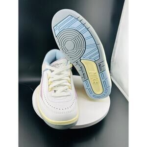 Nike Air Jordan Wmns Air Jordan 2 Low Look, Up in the Air DX4401-146 Sz 5